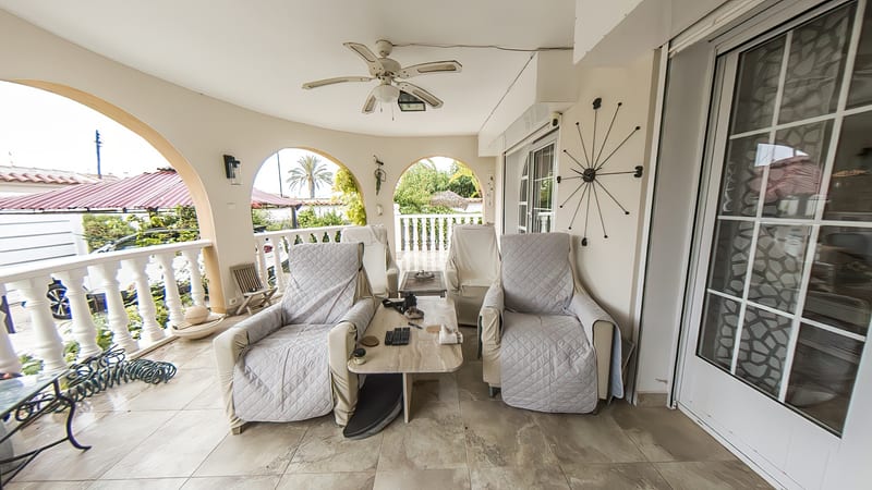 Open photo Listing photo