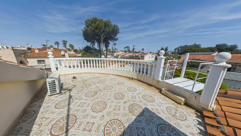 Open photo Listing photo