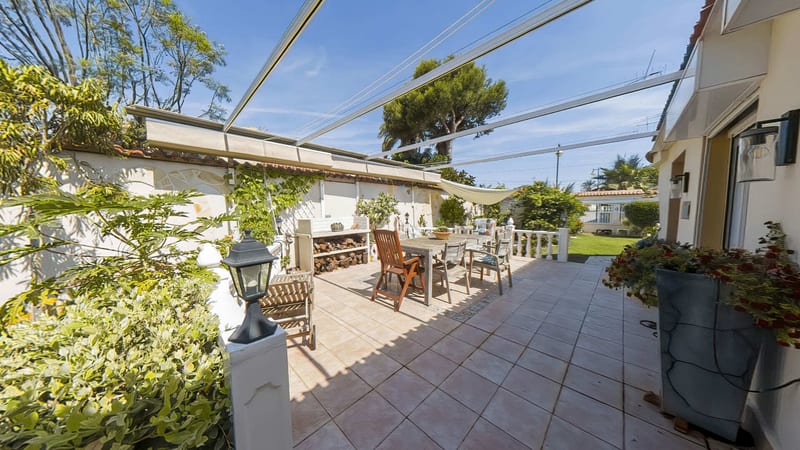 Open photo Listing photo