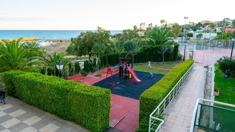 Open photo Listing photo