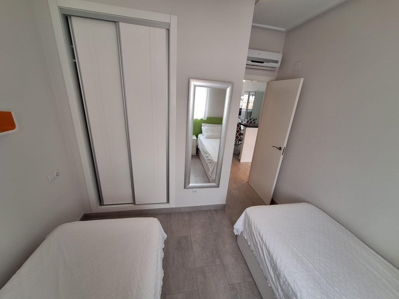 Open photo Listing photo