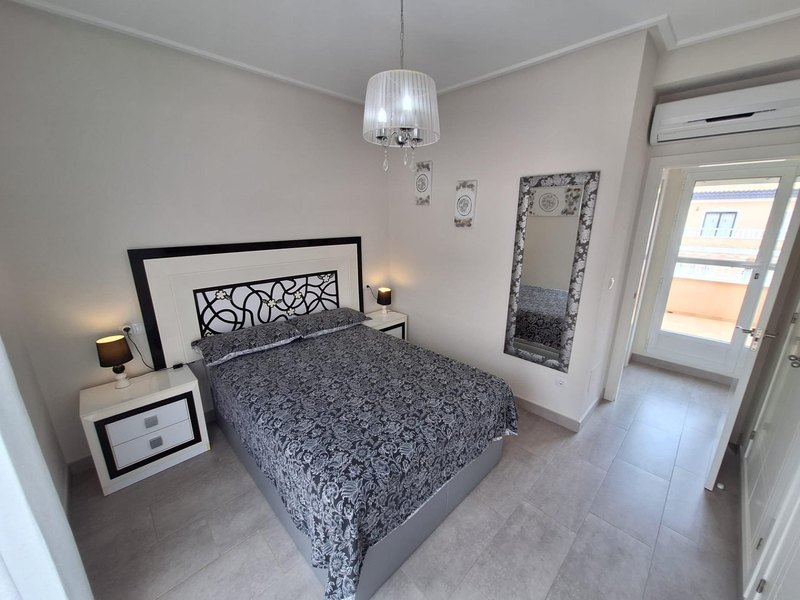 Open photo Listing photo