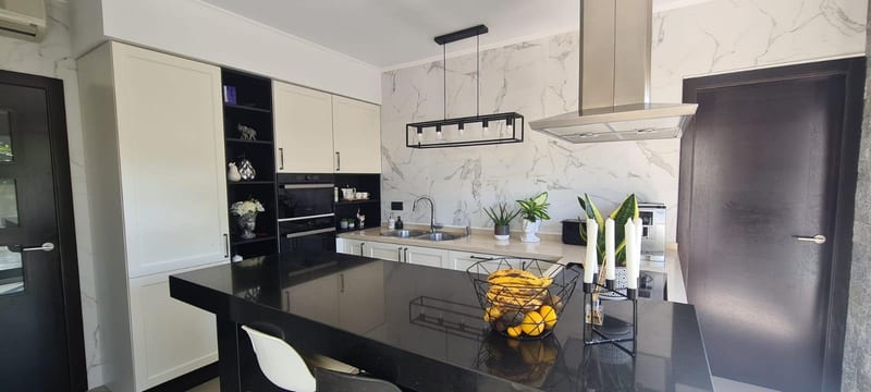 Open photo Listing photo
