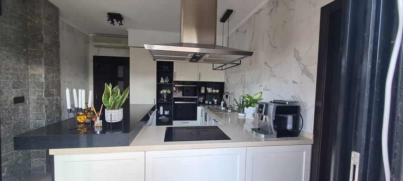 Open photo Listing photo