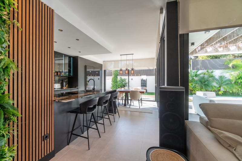 Open photo Listing photo