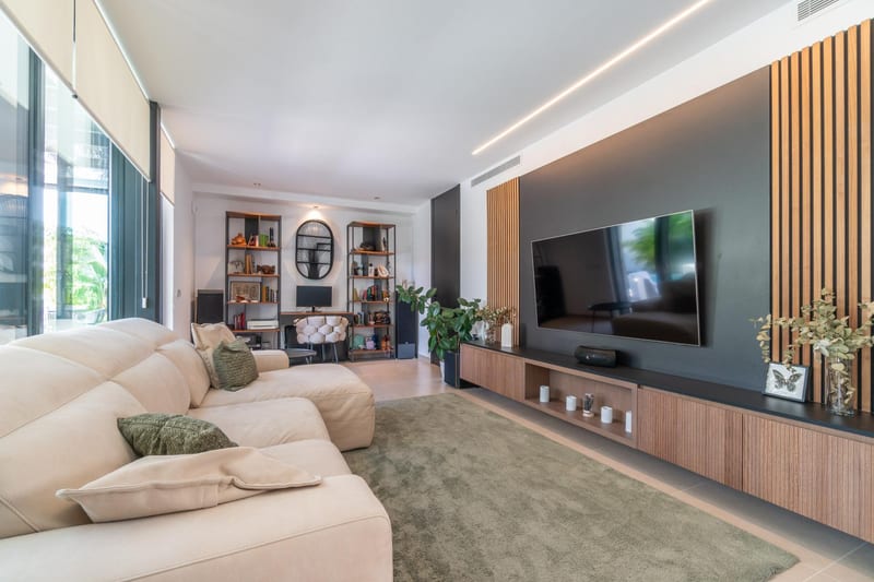 Open photo Listing photo