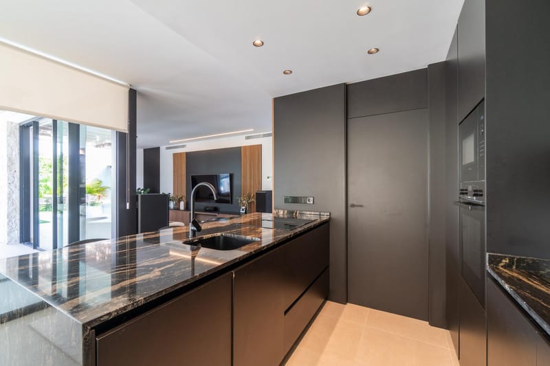 Open photo Listing photo