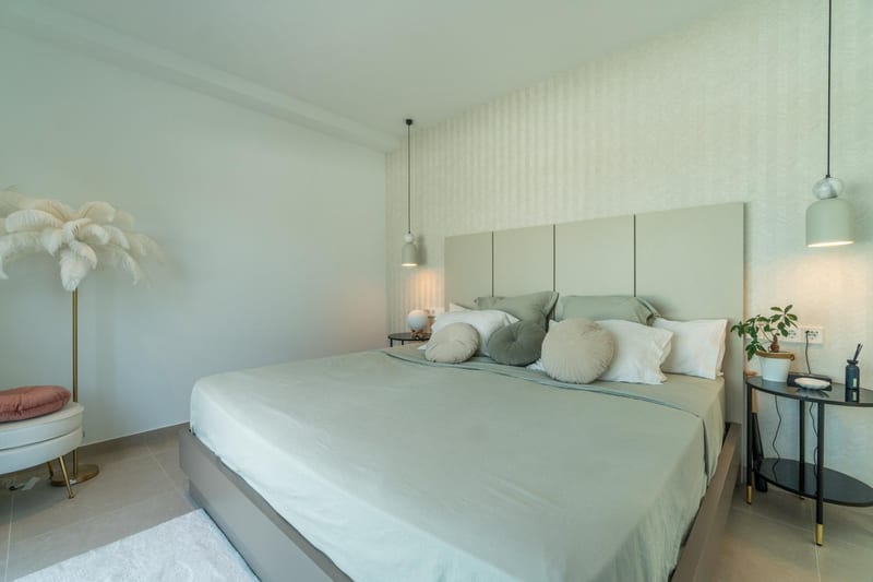 Open photo Listing photo