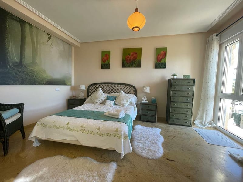 Open photo Listing photo