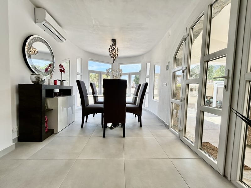 Open photo Listing photo