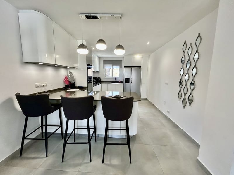 Open photo Listing photo
