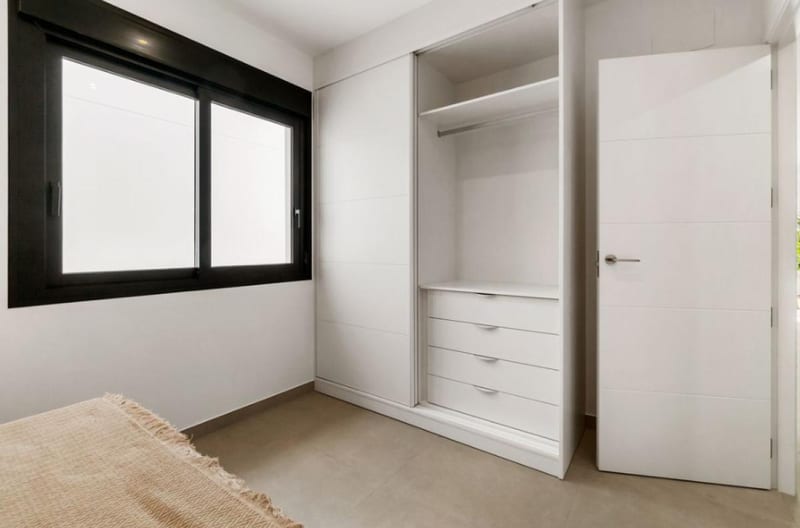 Open photo Listing photo