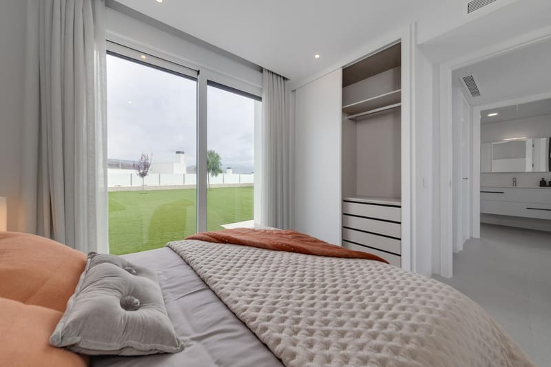 Open photo Listing photo