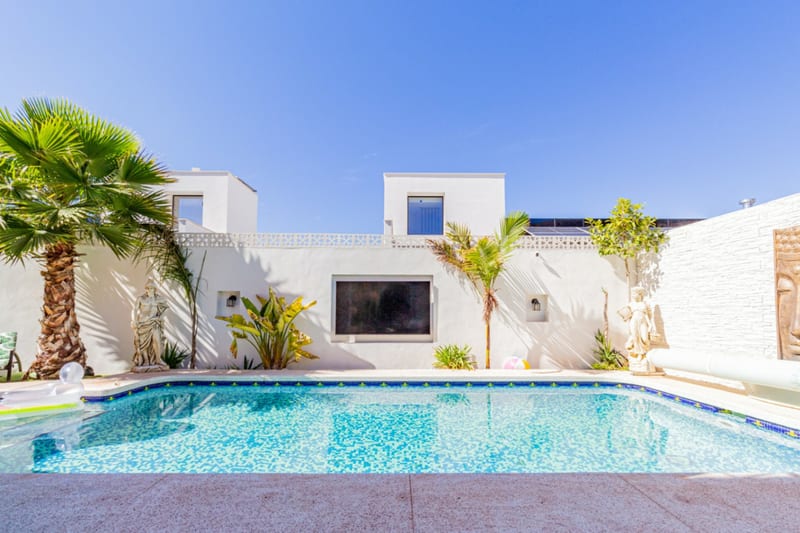 Open photo Listing photo