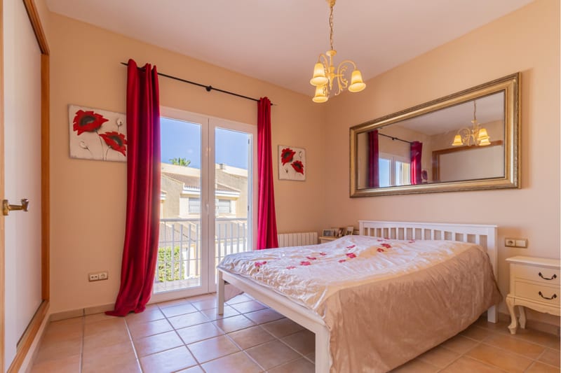 Open photo Listing photo