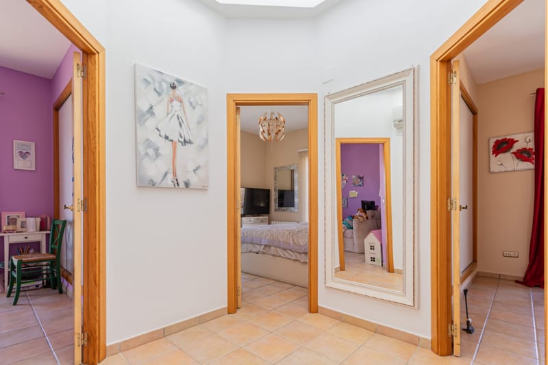 Open photo Listing photo