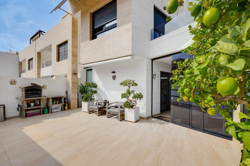 Open photo Listing photo
