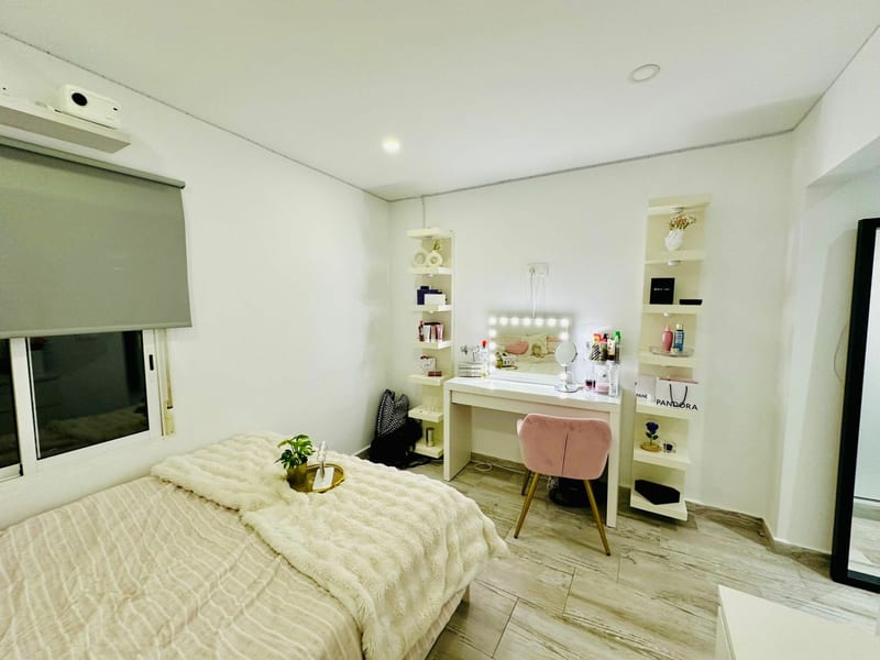 Open photo Listing photo