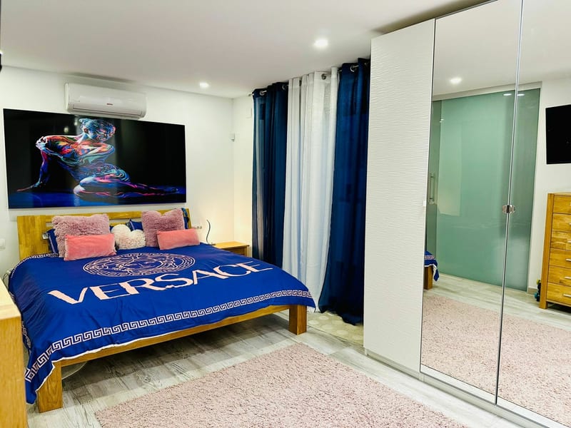 Open photo Listing photo