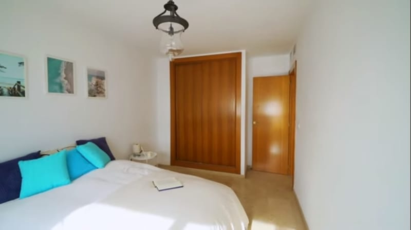 Open photo Listing photo