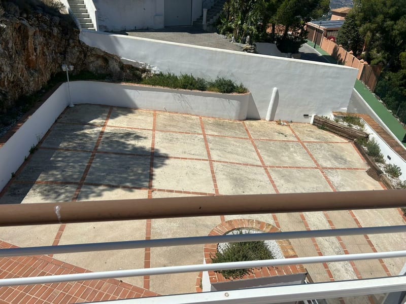 Open photo Listing photo