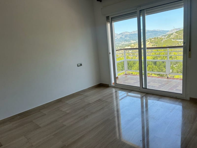 Open photo Listing photo