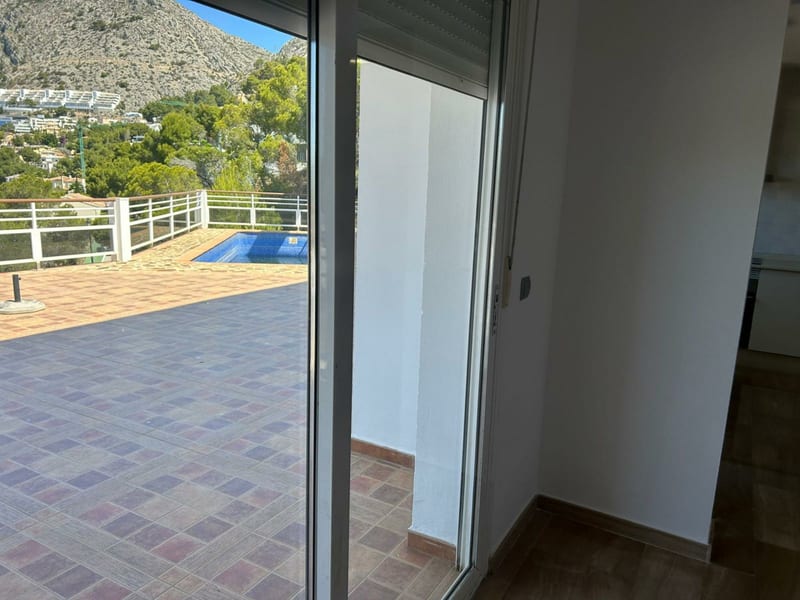 Open photo Listing photo