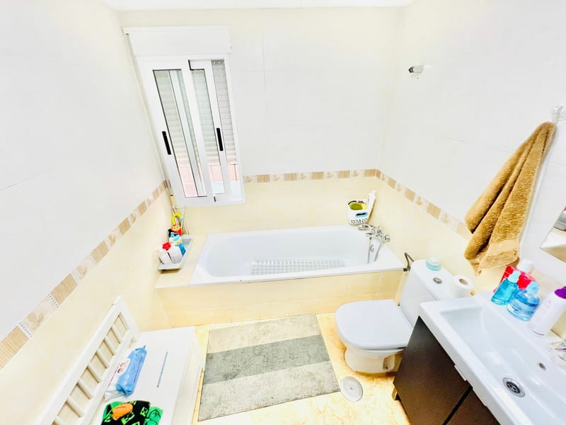 Open photo Listing photo