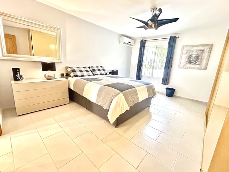 Open photo Listing photo