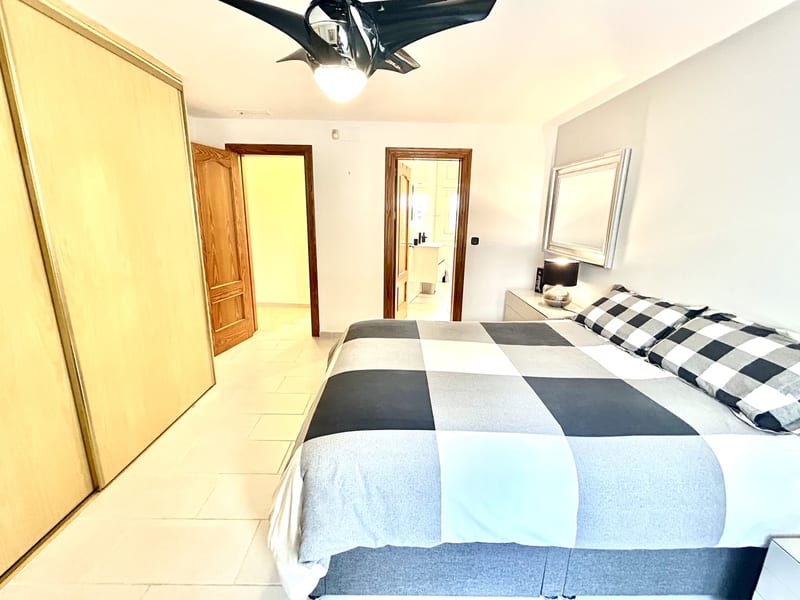 Open photo Listing photo