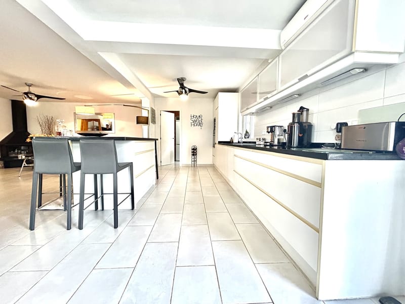 Open photo Listing photo