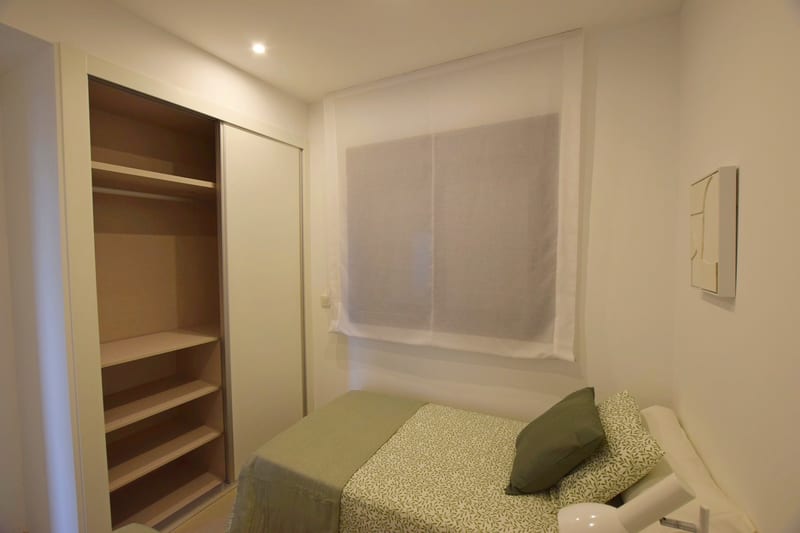 Open photo Listing photo