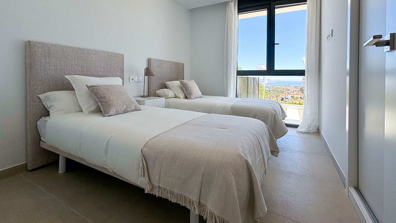 Open photo Listing photo