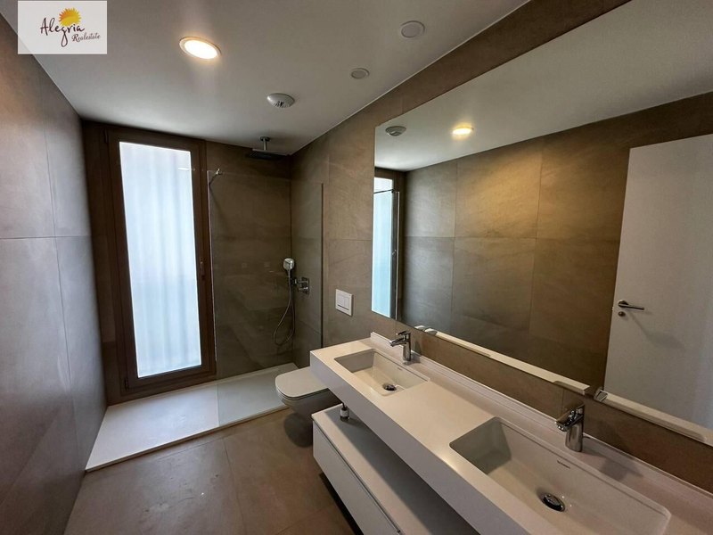 Open photo Listing photo