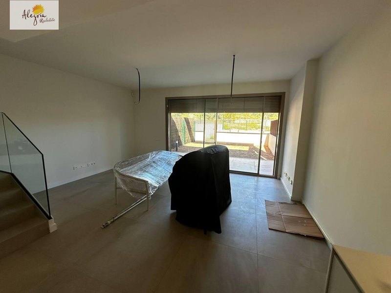 Open photo Listing photo