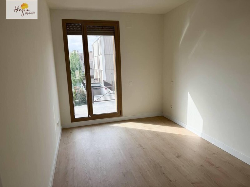 Open photo Listing photo