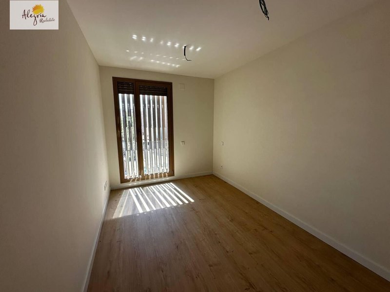 Open photo Listing photo