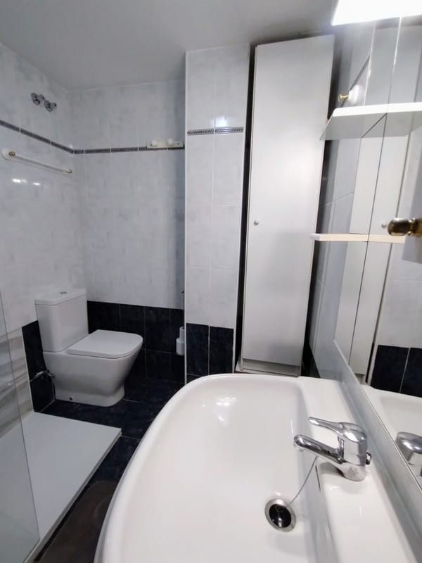 Open photo Listing photo
