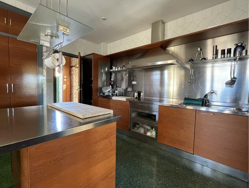 Open photo Listing photo