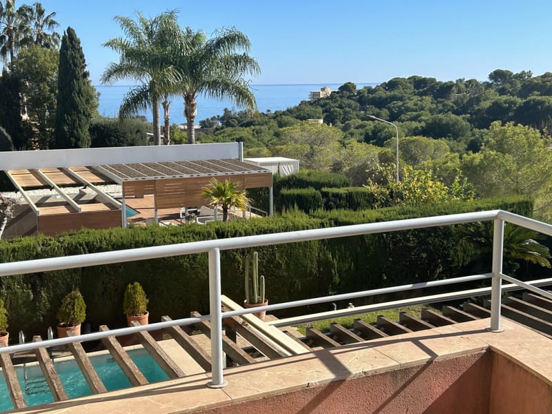Open photo Listing photo