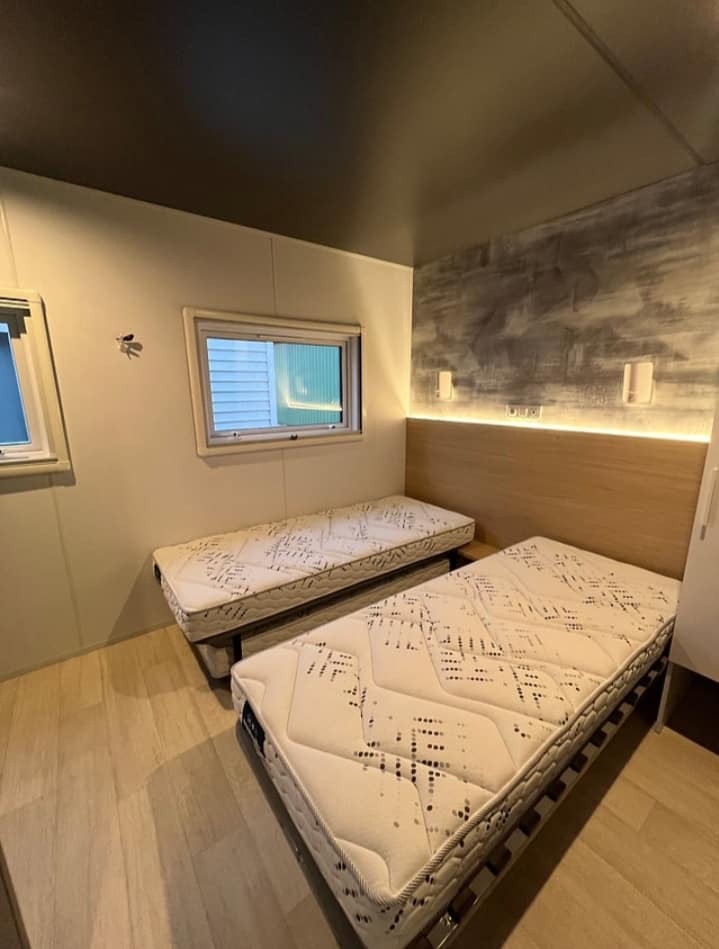 Open photo Listing photo