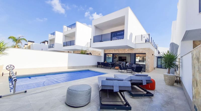 Open photo Listing photo