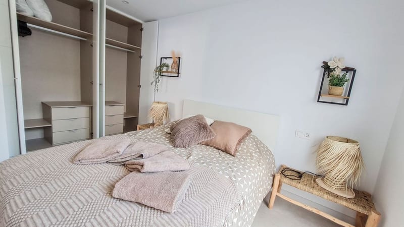 Open photo Listing photo