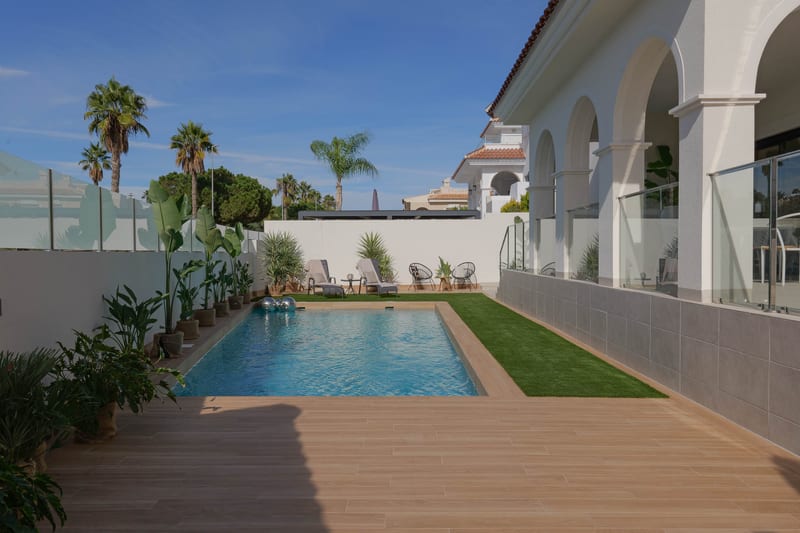 Open photo Listing photo