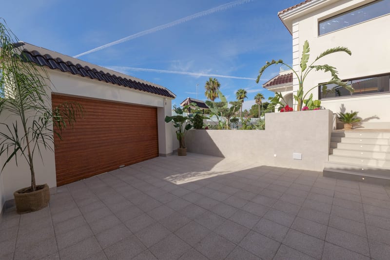 Open photo Listing photo