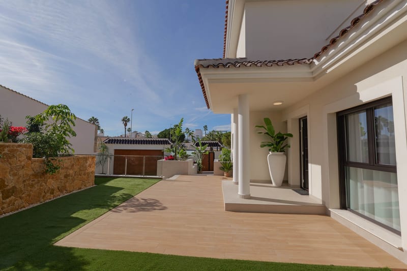 Open photo Listing photo