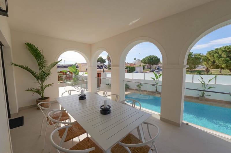 Open photo Listing photo