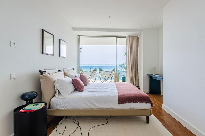 Open photo Listing photo