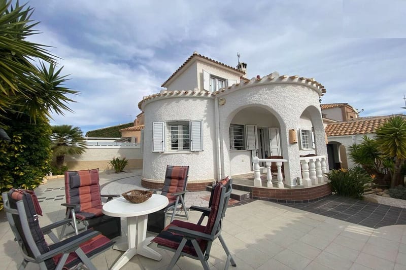 Open photo Listing photo