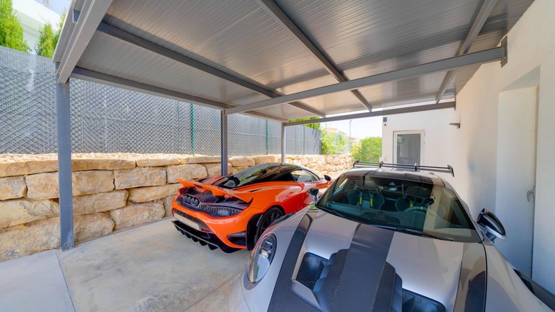 Open photo Listing photo